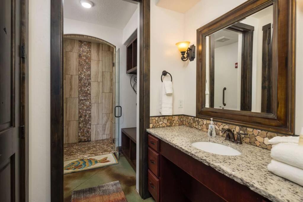 Luxury Downtown Rental Moab Luaran gambar